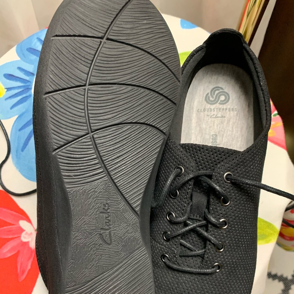 Shoes - Picture 3 of 4